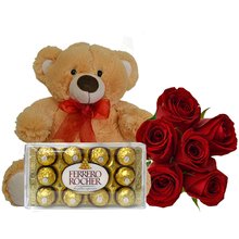 Buquê de 6 Rosas Vermelhas com Pelúcia e Chocolate