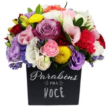 Mix de Flores no Box Parabéns pra Você