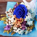 Buquê Rosa Encantada e Flor Seca Azul
