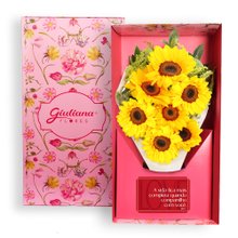 Buquê de 7 Girassóis Essencial no Box Romântico