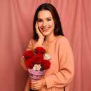 Buquê Encanto com 5 Rosas Vermelhas Namorados