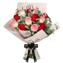 Buquê de Rosas Vermelhas e Cor de Rosa - Amor no Jornal