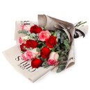 Buquê de Rosas Vermelhas e Cor de Rosa - Amor no Jornal