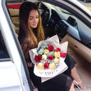 Buquê de Rosas Vermelhas e Champanhe - Amor no Jornal