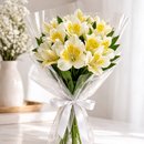 Buquê de Astromélias Brancas - Serenidade