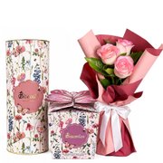 Buquê Trio de Rosas Cor de Rosa e Biscoitos Biscoitê