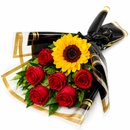 Reluzente Buquê de 6 Rosas Vermelhas e Girassol