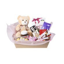 Cesta de Chocolates e Guloseimas com Ursinho 