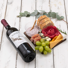 Tábua de Queijos e Frios para 2 Pessoas com Vinho