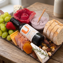 Tábua de Queijos, Frios e Frutas com Vinho Pequeno