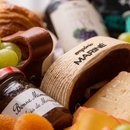 Cesta de Café da Manhã Frutas e Frios