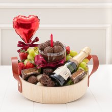 Cesta Feliz Aniversário com Bolo, Balão e Frutas