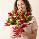 Arranjo com 12 rosas vermelhas