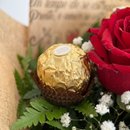 Mini Buquê Com Rosas e Ferrero Rocher