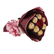 Buque Ferrero Rocher com Rosa