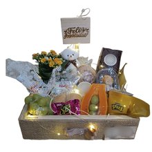 Cesta Café Aniversário com Luz de Led e Pelúcia