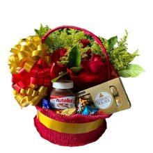 Cesta Especial com Chocolates e Rosa Vermelha