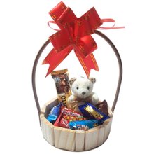 Cesta Presente Ursinho Chaveiro com Bombons Lembrança
