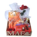 Cesta Dia Das Mães Taça, Chocolates Especiais e Rosa