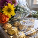 Buquê de Flores do Campo com Rosas e Ferrero