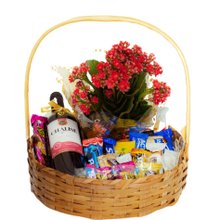 Cesta com Vinho Chocolates & Flor