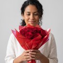 Buquê Romântico de 12 Rosas Vermelhas