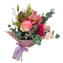 Ramalhete com mix de flores rosa