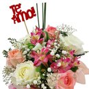 Arranjo delicadeza de rosas com vinho