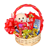 Cesta Abraço Doce Chocolates e Pelúcia 