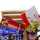 Baú com Chocolates diversos e caneca