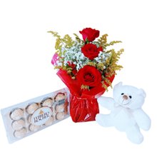 Trio de Rosas Vermelhas, Pelúcia e Chocolate 