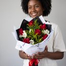 Buquê com 6 Rosas na Cor Vermelha - Especial