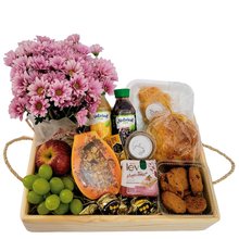 Café da Manhã com Frutas, Flores e Cookies Artesanais