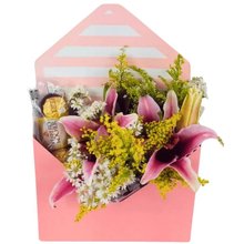 Caixa Envelope com Lírio e Ferrero Rocher