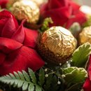 Buquê de Rosas Love com Ferrero 