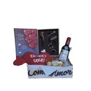 Cesta com Vinho e Chocolate com Amor