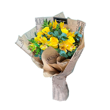 Buquê europeu de rosas com eucalipto