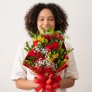 Ramalhete de Rosas e Astromélia 