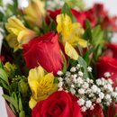 Ramalhete de Rosas e Astromélia 