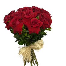 buquê com 12 rosas colombianas 