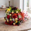 Buquê Luxuoso de Rosas Vermelhas com Chocolates 