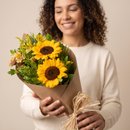 Buquê com 02 Flores de Girassol 