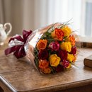 Buquê Misto de Rosas Vermelhas, Laranjas & Amarelas