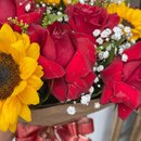 Buquê 7 Rosas Vermelhas & 5 Girassóis