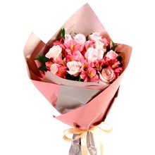 Buquê Rosas Vânia e Astromélias