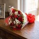 Buquê de Rosas Premium com Flores do Campo