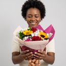 Buquê de Rosas Vermelhas Premium com Girassol