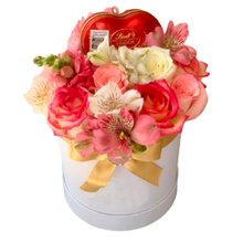 Box Mix de Flores com Chocolate em Formato de Coração