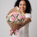 Buquê de Rosas Cor de Rosa com Gipsofila