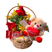 Cesta Pelúcia e Chocolates